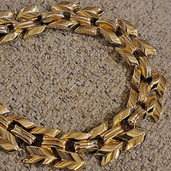#Vintage #1980's Gold Tone #Chevron Pattern Choker Necklace - Picture 2 of 4